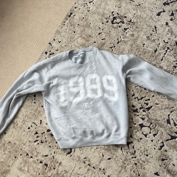 Taylor Swift Sweaters - Taylor Swift Light Gray '1989' Crewneck Sweatshirt